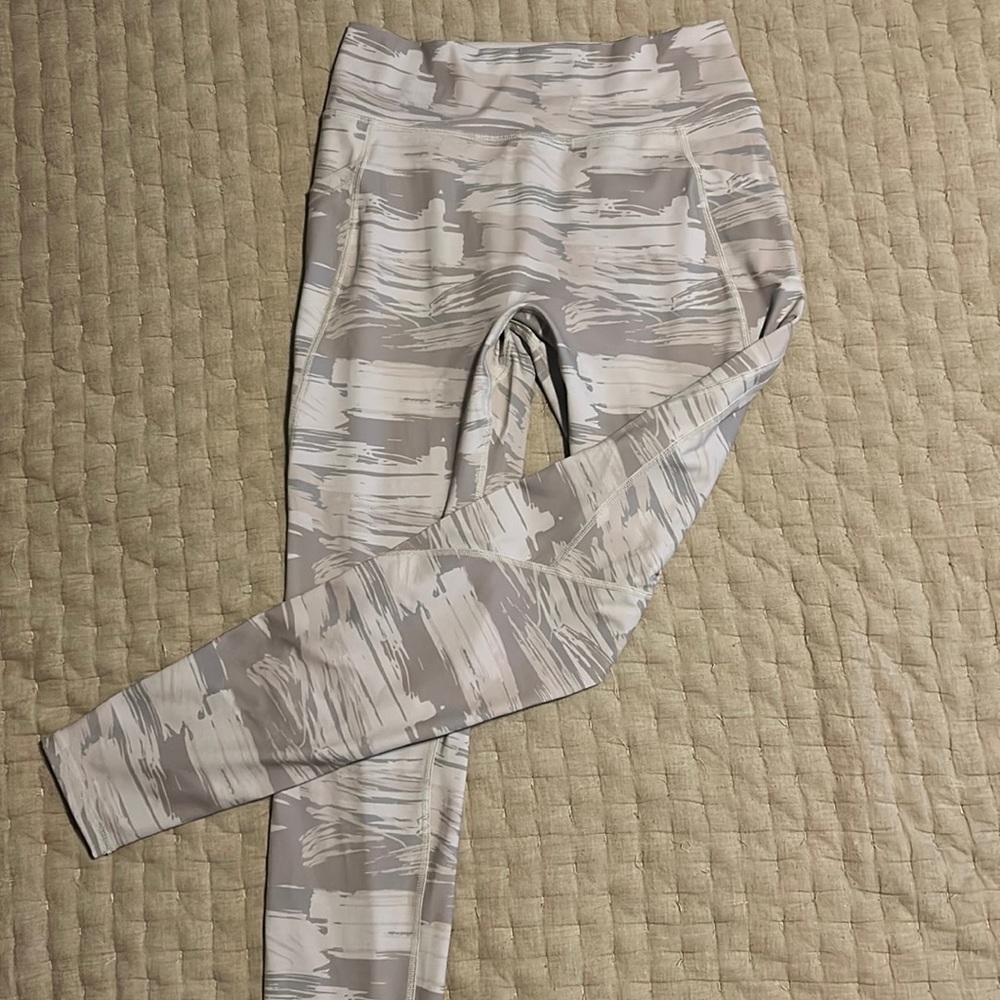 Alphalete Surface Pocket Legging